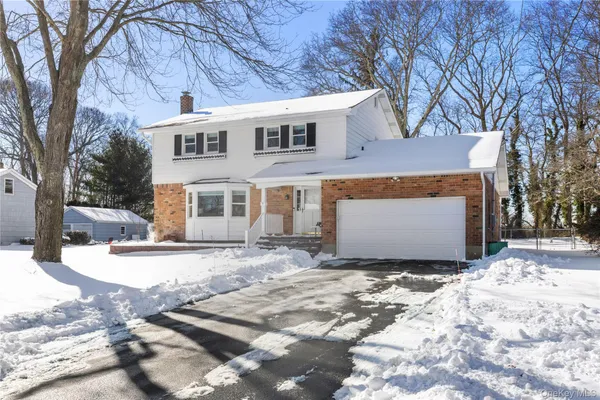 $899,000 | 93 St Marys Drive, Jamesport, NY 11901