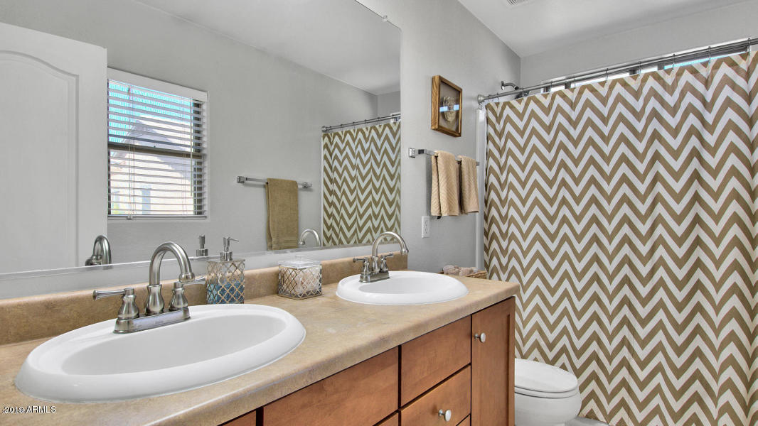 6434 West Harwell Road Laveen, AZ 85339 - Photo 16 of 19 master bath