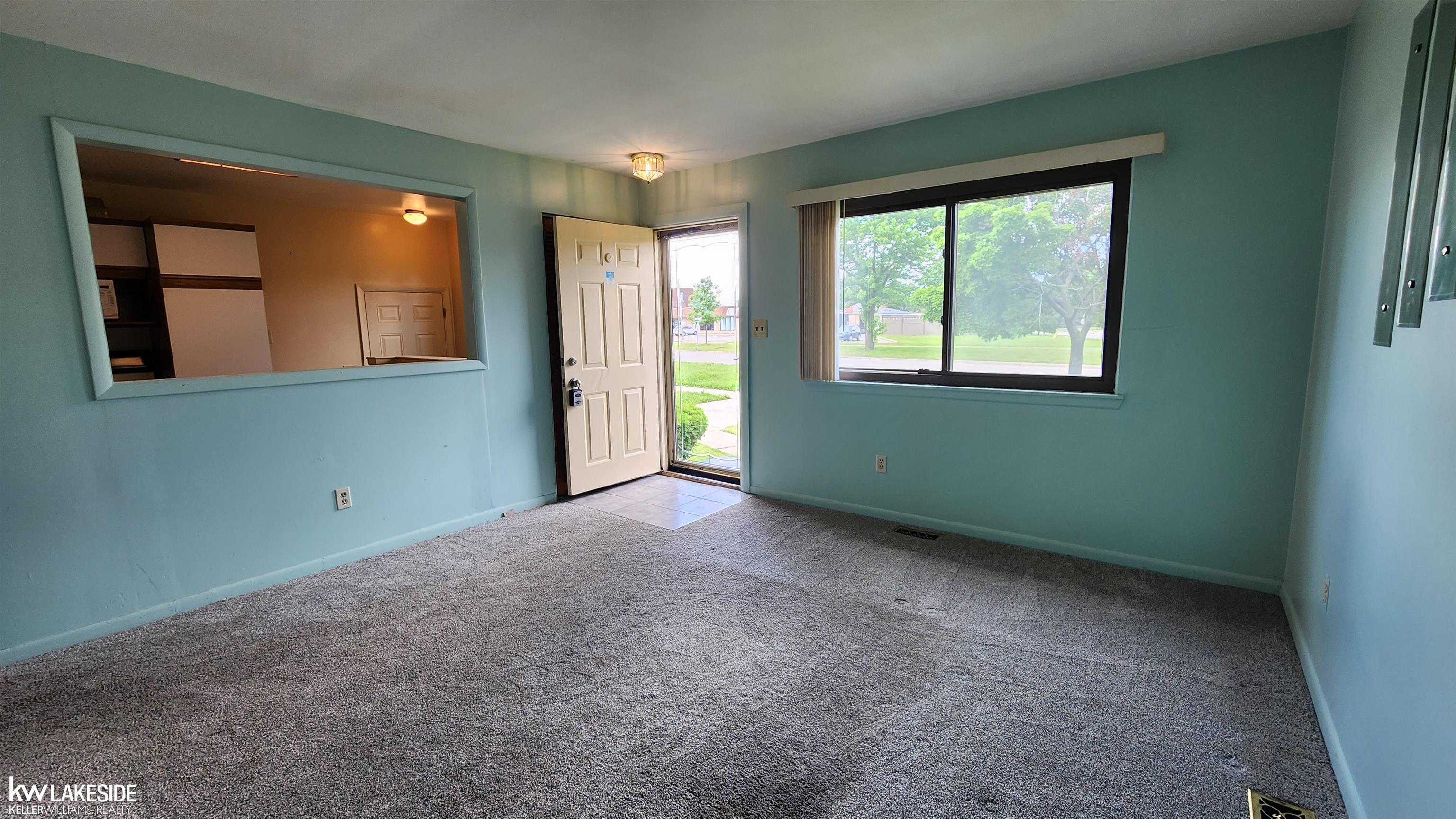 22010 Kelly Road Eastpointe, MI 48021 - Photo 10 of 35