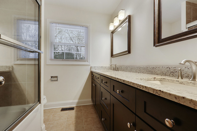 2606 Illinois Road Northbrook, IL 60062 - Photo 11 of 16