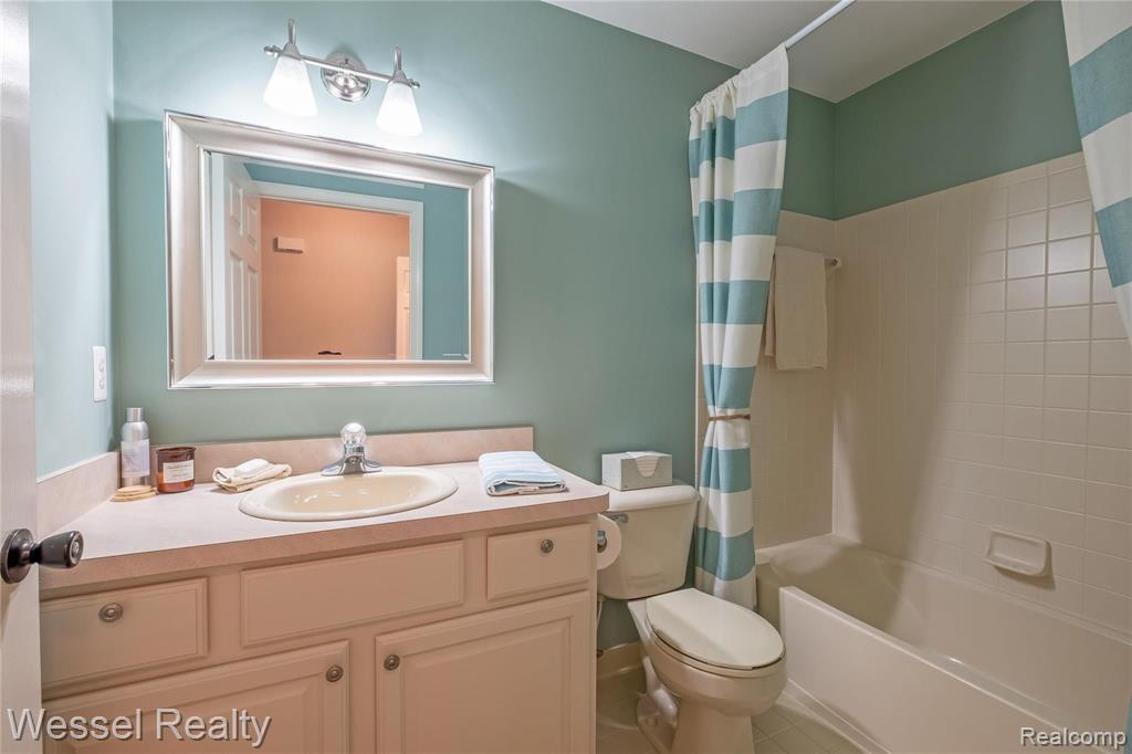 465 Victoria Lane, Unit 9 Romeo, MI 48065 - Photo 18 of 27
