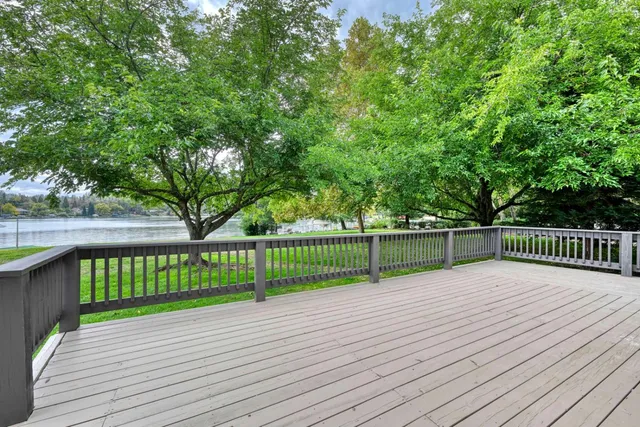 a view of deck with a small deck