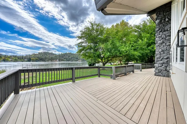 a view of deck with a patio