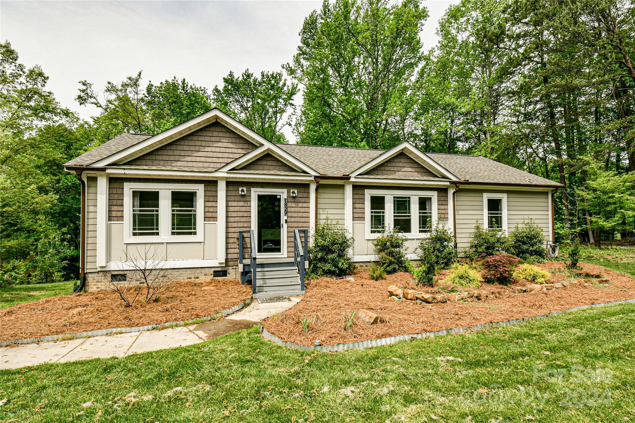 1829 Hart Road Charlotte, NC 28214 - Photo 1 of 39 Gallery Image 1