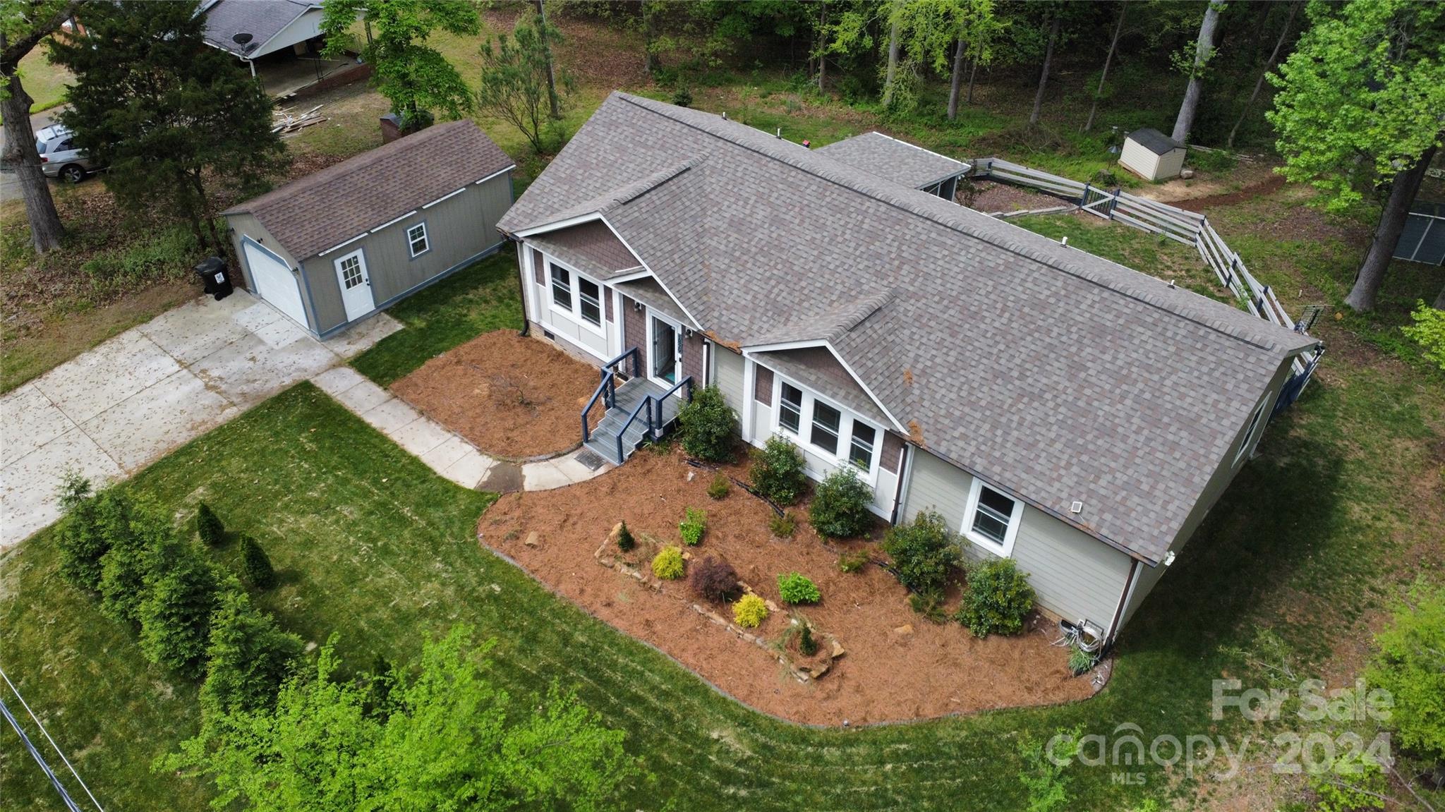 1829 Hart Road Charlotte, NC 28214 - Photo 3 of 39 Gallery Image 3