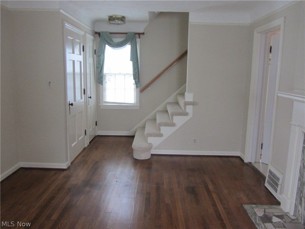 5176 Mayview Road Cleveland, OH 44124 - Photo 3 of 19