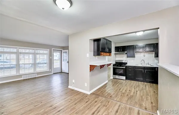 $1,400 | 855 Daniel Boone Drive, Florissant, MO 63031