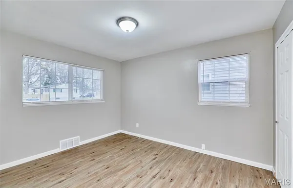 $1,400 | 855 Daniel Boone Drive, Florissant, MO 63031