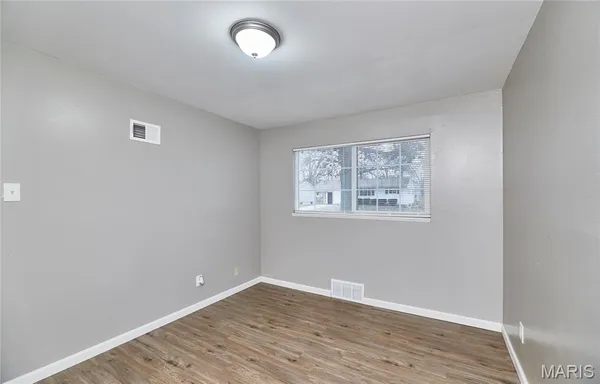 $1,400 | 855 Daniel Boone Drive, Florissant, MO 63031