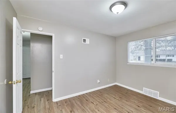 $1,400 | 855 Daniel Boone Drive, Florissant, MO 63031