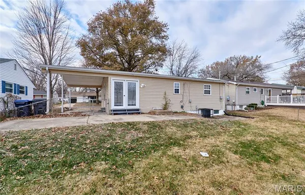 $1,400 | 855 Daniel Boone Drive, Florissant, MO 63031