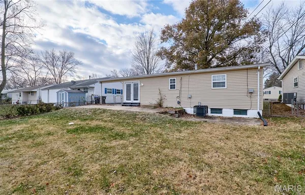 $1,400 | 855 Daniel Boone Drive, Florissant, MO 63031