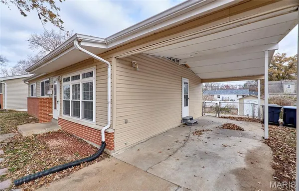 $1,400 | 855 Daniel Boone Drive, Florissant, MO 63031