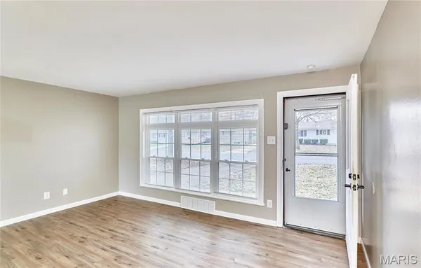 $1,400 | 855 Daniel Boone Drive, Florissant, MO 63031