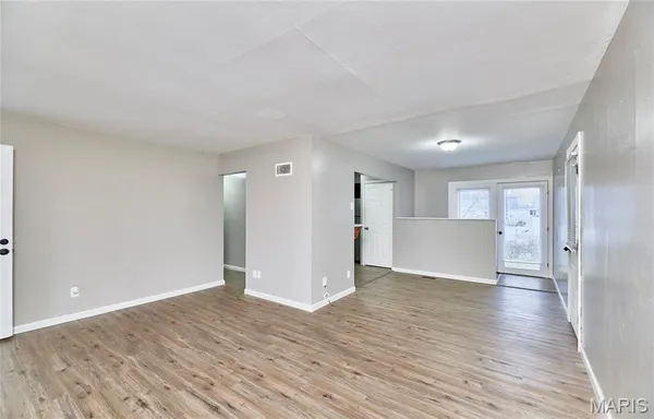 $1,400 | 855 Daniel Boone Drive, Florissant, MO 63031