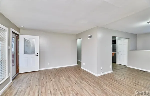 $1,400 | 855 Daniel Boone Drive, Florissant, MO 63031