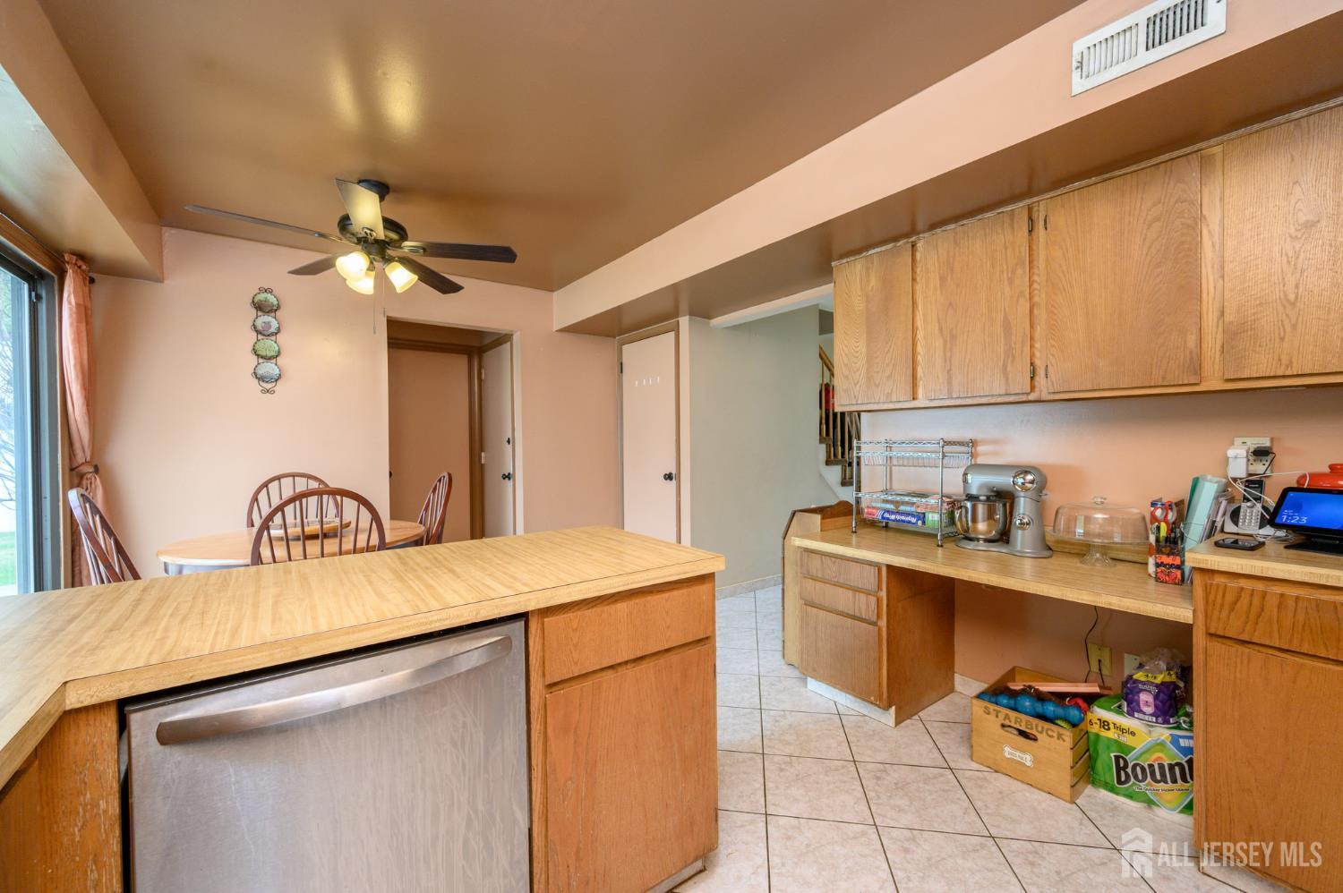 20 Snowdrift Lane Howell, NJ 07731 - Photo 13 of 35