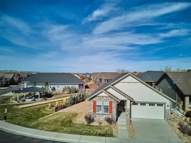 a view of houses with sky view