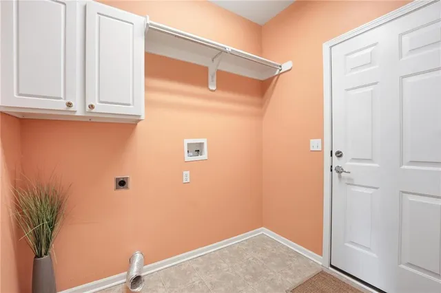 $379,000 | 4821 Southwest Davis Drive, Lee's Summit, MO 64083