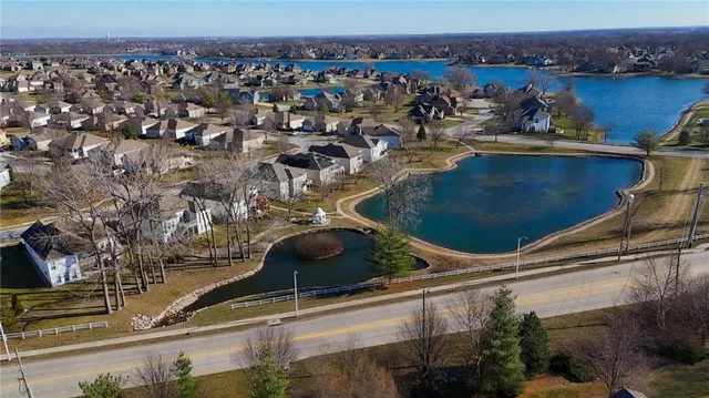 $379,000 | 4821 Southwest Davis Drive, Lee's Summit, MO 64083