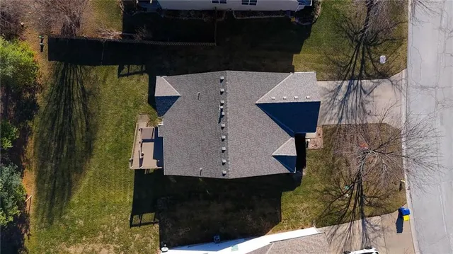 $379,000 | 4821 Southwest Davis Drive, Lee's Summit, MO 64083