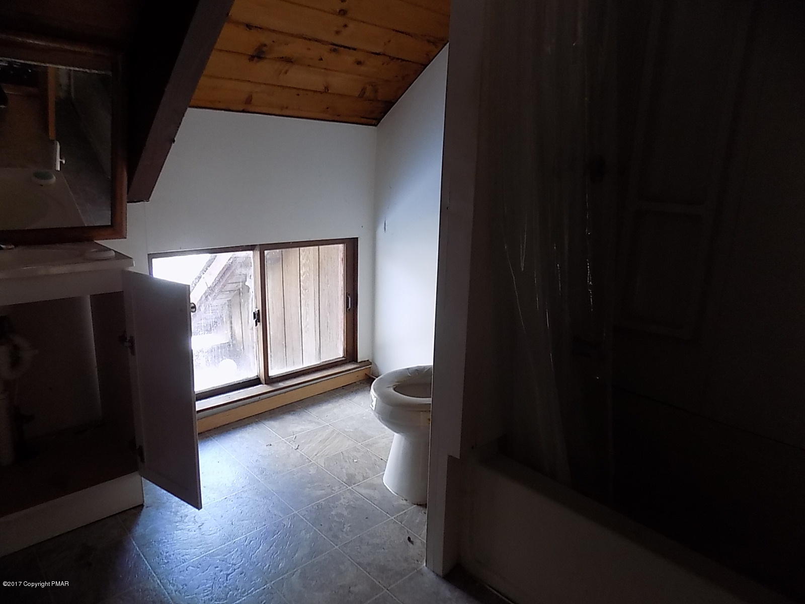 120 Williams Road Milford, PA 18337 - Photo 16 of 24 BATHROOM 2