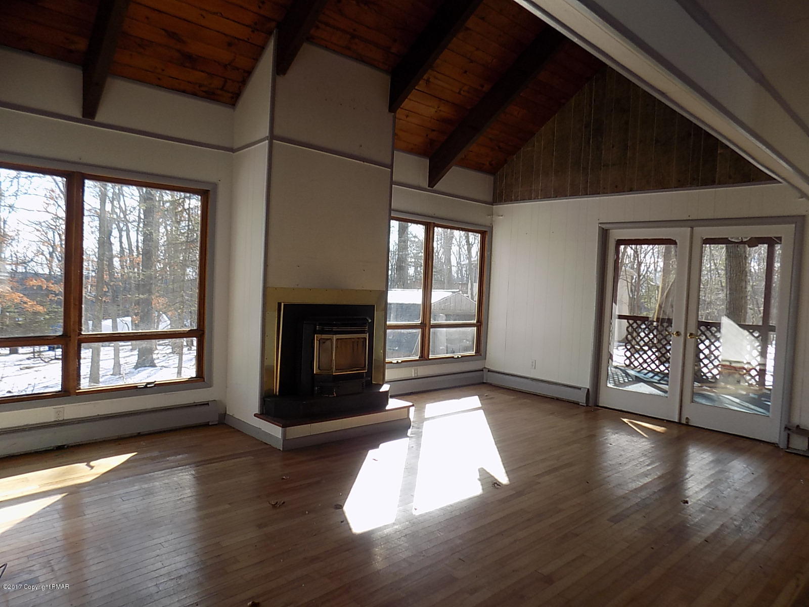 120 Williams Road Milford, PA 18337 - Photo 7 of 24 LIVINGROOM 2