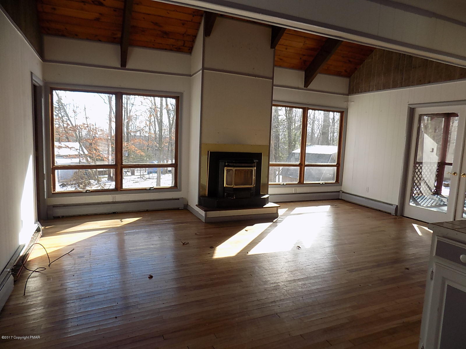 120 Williams Road Milford, PA 18337 - Photo 8 of 24 LIVINGROOM 3