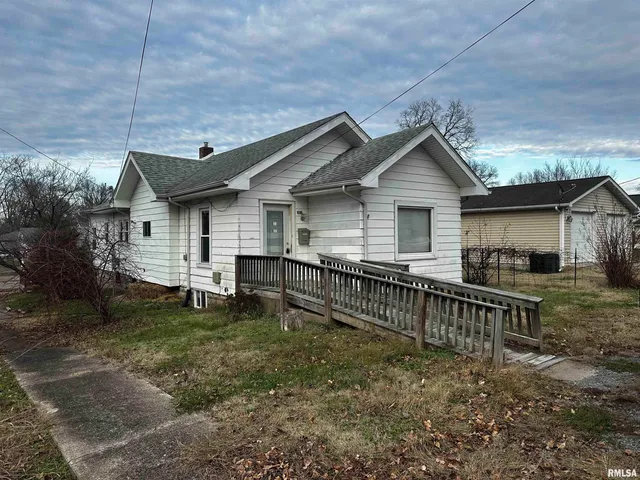 $44,900 | 800 East McKinley Street, Marion, IL 62959