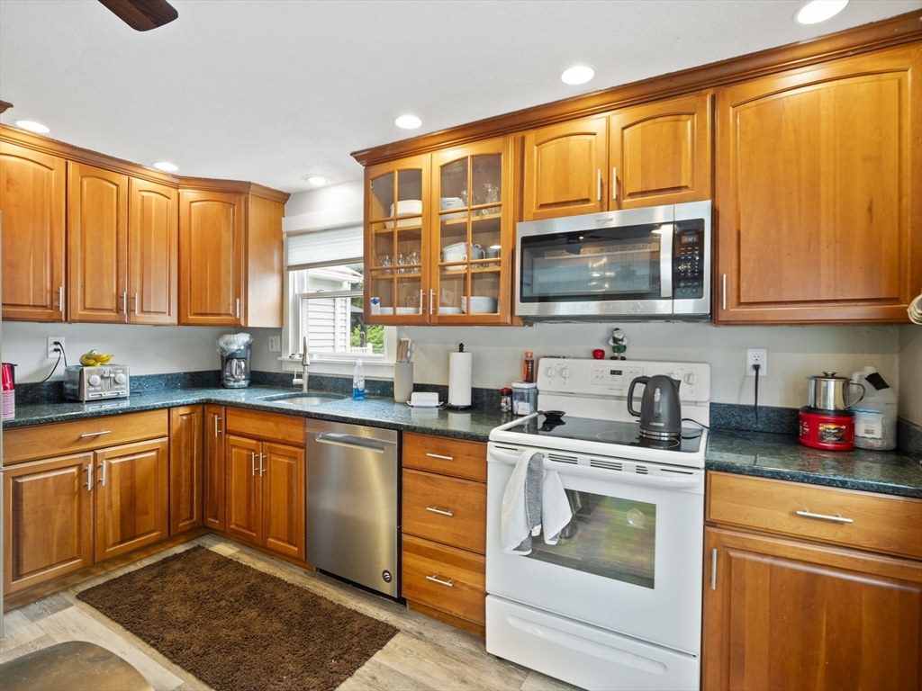 3 Carter Road Wilmington, MA 01887 - Photo 6 of 40 Gallery Image 6