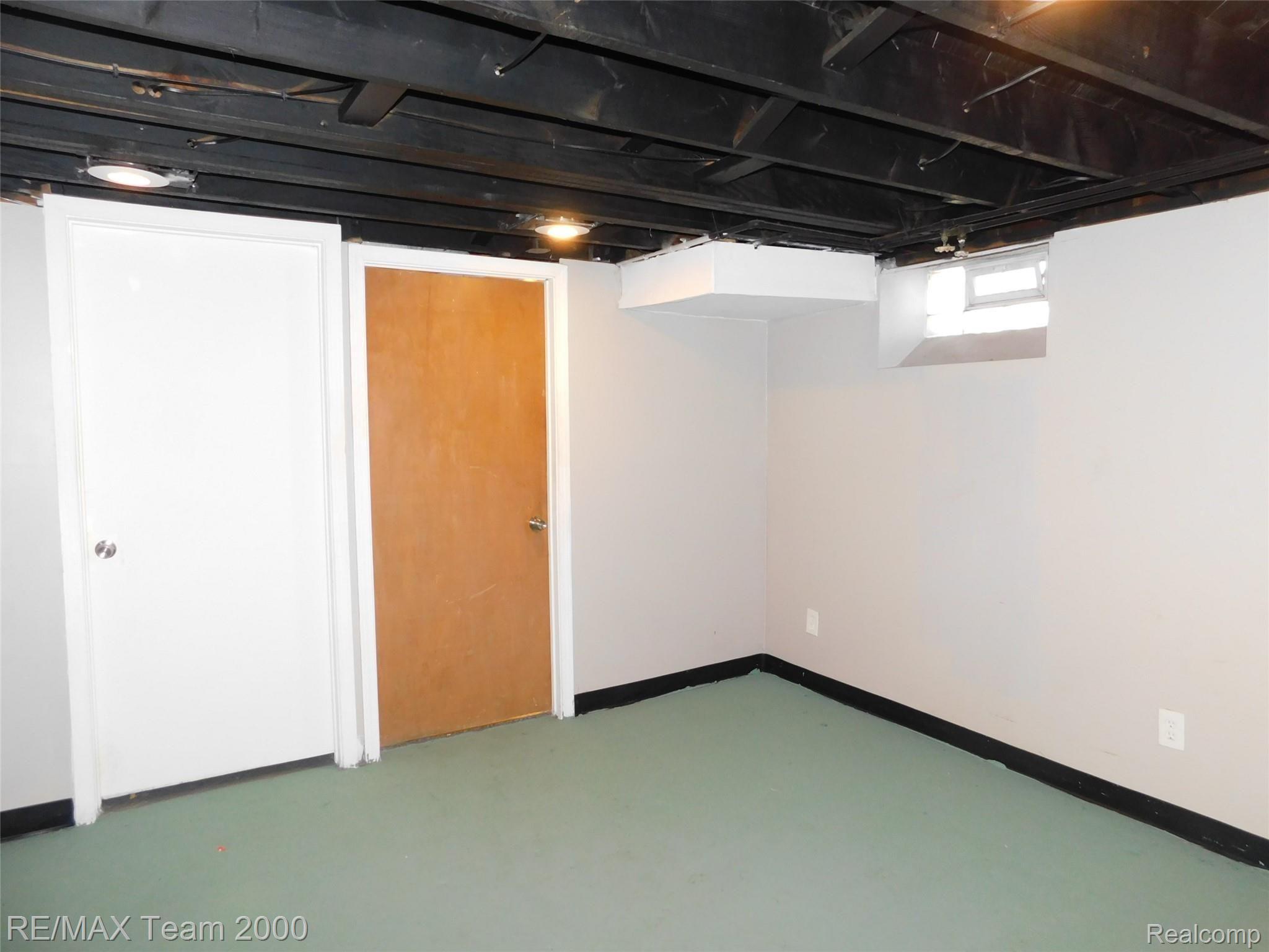 13556 Marion Street Redford, MI 48239 - Photo 21 of 30 DSCN0767.JPG