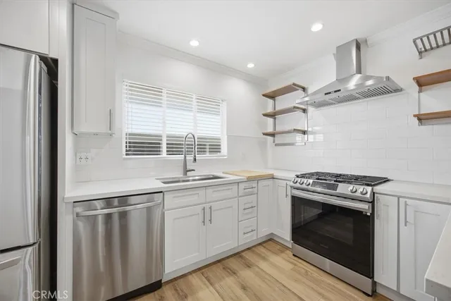 $4,995 | 241 South Barrington Avenue, Unit B4, Los Angeles, CA 90049