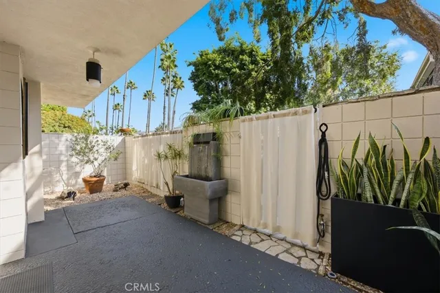 $4,995 | 241 South Barrington Avenue, Unit B4, Los Angeles, CA 90049