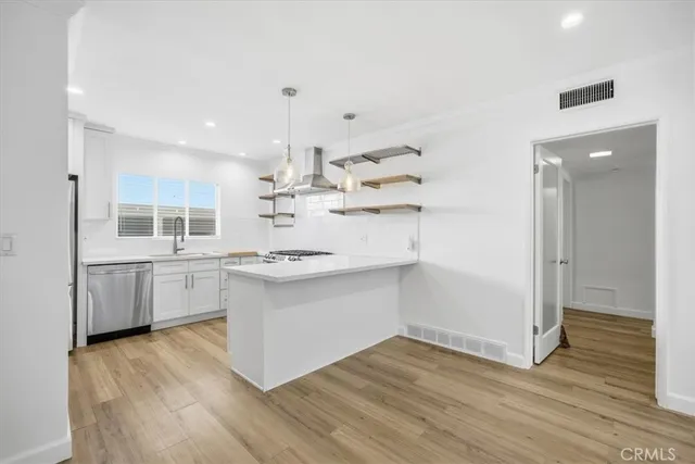 $4,995 | 241 South Barrington Avenue, Unit B4, Los Angeles, CA 90049