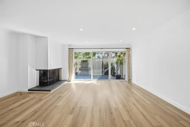 $4,995 | 241 South Barrington Avenue, Unit B4, Los Angeles, CA 90049