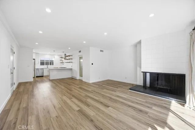 $4,995 | 241 South Barrington Avenue, Unit B4, Los Angeles, CA 90049