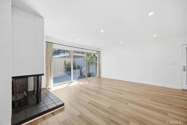 $4,995 | 241 South Barrington Avenue, Unit B4, Los Angeles, CA 90049