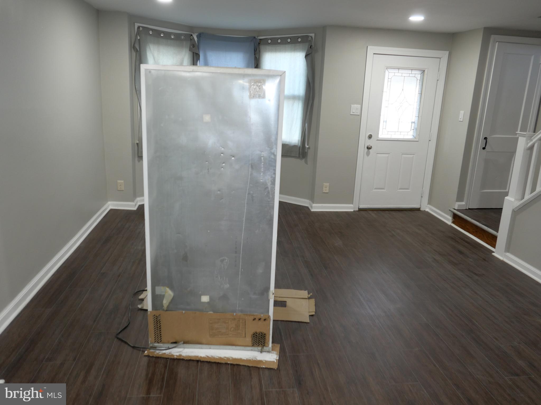 47 Springton Road Upper Darby, PA 19082 - Photo 3 of 18 Living Room