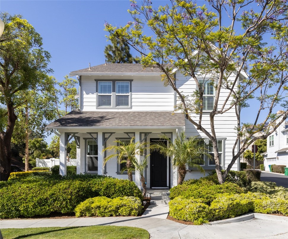 9 Thorp Ladera Ranch Ladera Ranch, CA 92694 - Photo 2 of 34 a front view of a house with a garden
