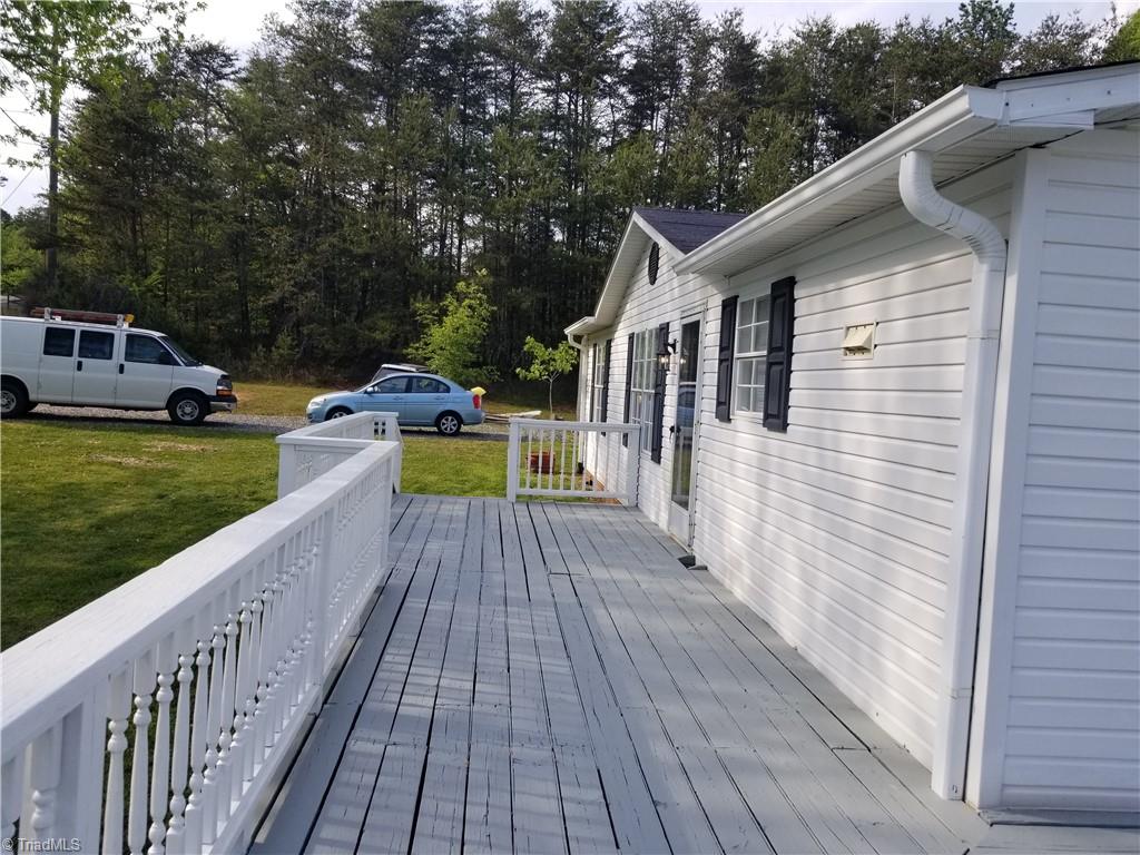 1309 Gordon Road Pinnacle, NC 27043 - Photo 17 of 41 View of the front deck