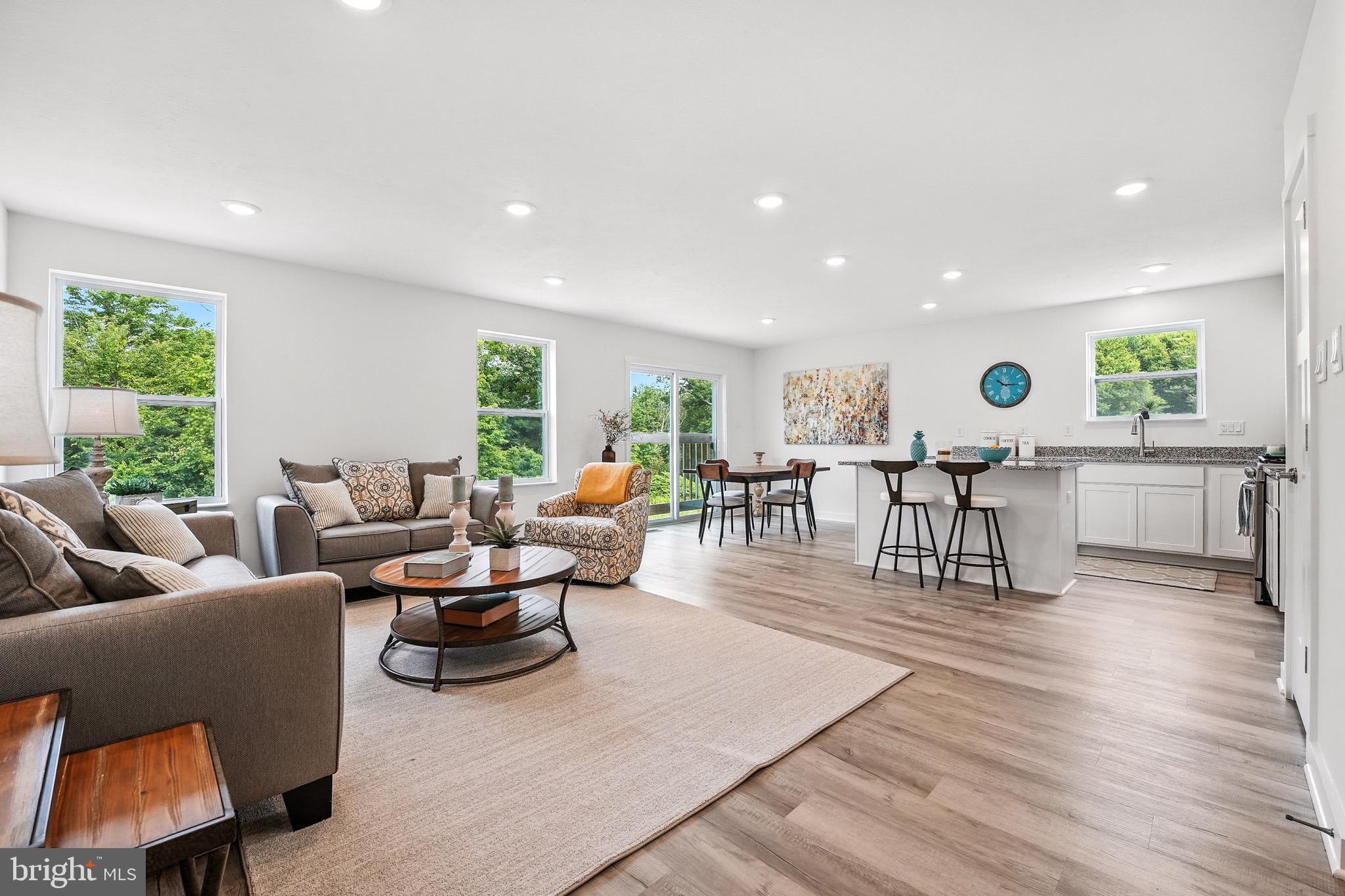 239 Monroe Avenue Ranson, WV 25438 - Photo 4 of 34