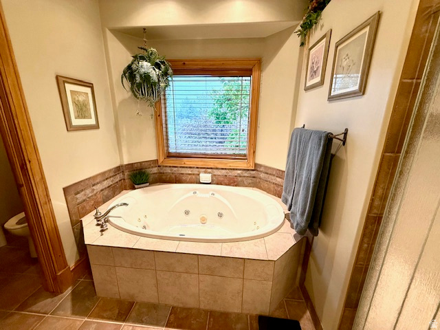 596 East 4190th Street North, Unit 5 Provo, UT 84604 - Photo 19 of 38 Primary bathroom