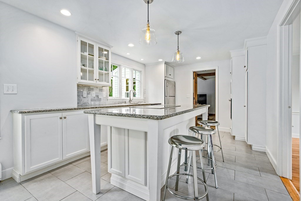 6 Berkley Circle Hingham, MA 02043 - Photo 6 of 30