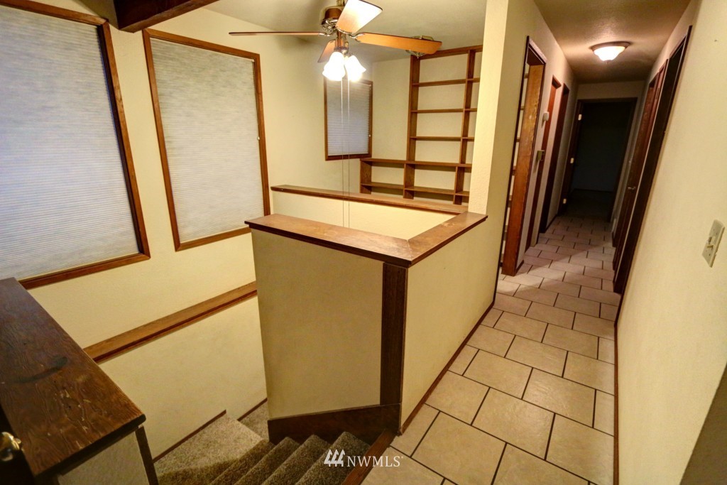 18328 Southeast Covington Sawyer Road Kent, WA 98042 - Photo 14 of 25 Gallery Image 14