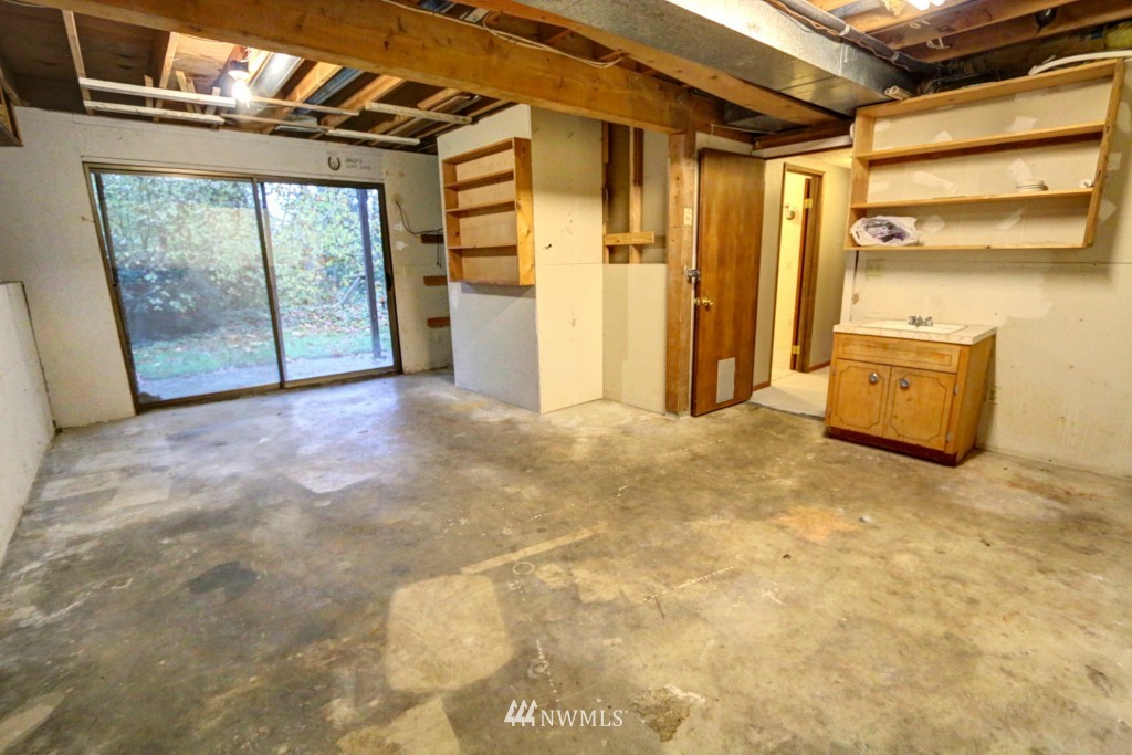 18328 Southeast Covington Sawyer Road Kent, WA 98042 - Photo 22 of 25 Gallery Image 22