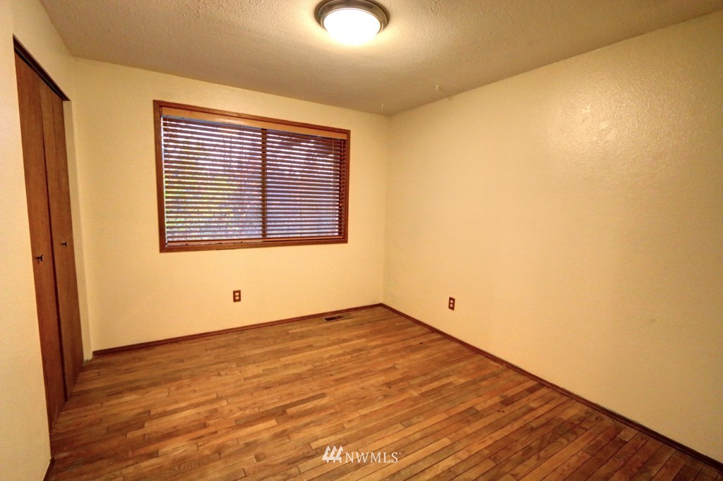 18328 Southeast Covington Sawyer Road Kent, WA 98042 - Photo 8 of 25 Gallery Image 8