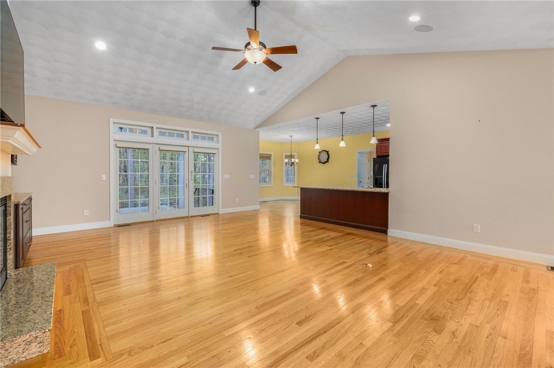 136 Rome Court Cranston, RI 02921 - Photo 14 of 35