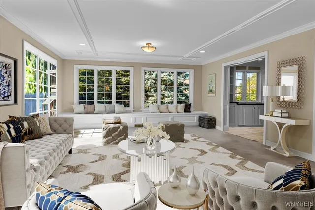 $1,290,000 | 40 Waterford Park, Amherst, NY 14221