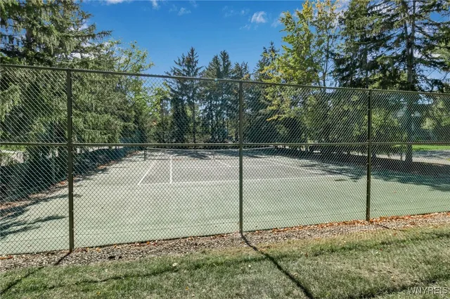 $1,290,000 | 40 Waterford Park, Amherst, NY 14221