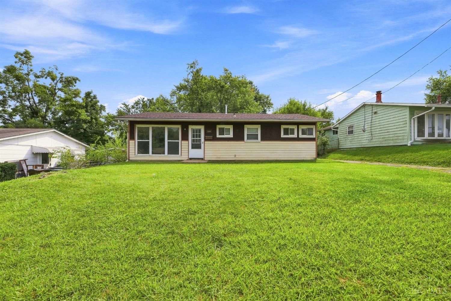 9596 Pippin Road Cincinnati, OH 45231 - Photo 2 of 36 Gallery Image 2